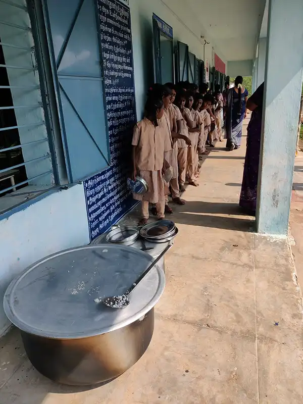 Kitchen vessels donated to a school